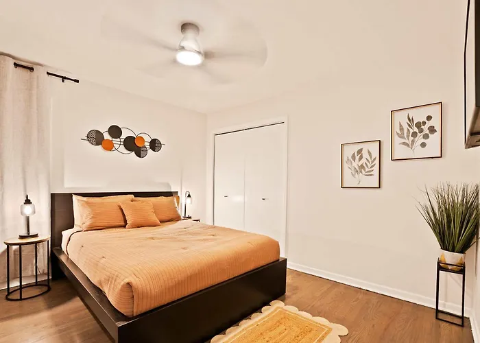 Cozy Retreat Near Chicago & Parks Holiday home Westchester