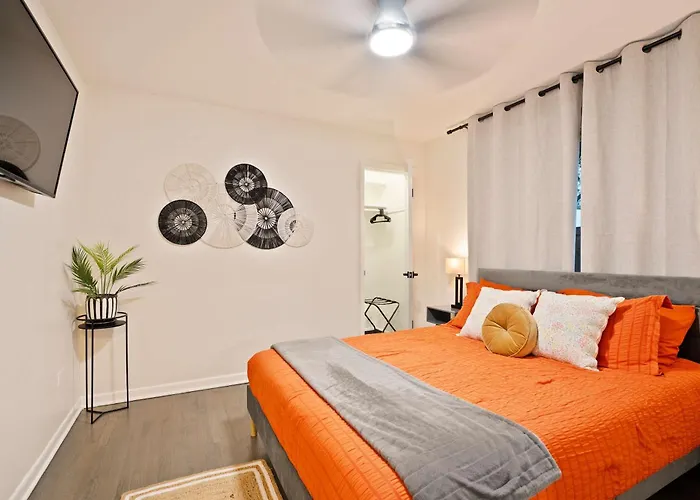 Cozy Retreat Near Chicago & Parks Westchester