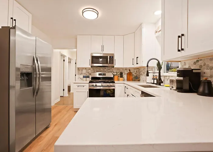 Cozy Retreat Near Chicago & Parks * Westchester
