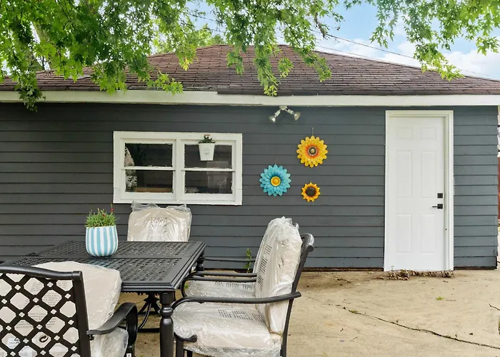 Holiday home Cozy Retreat Near Chicago & Parks *